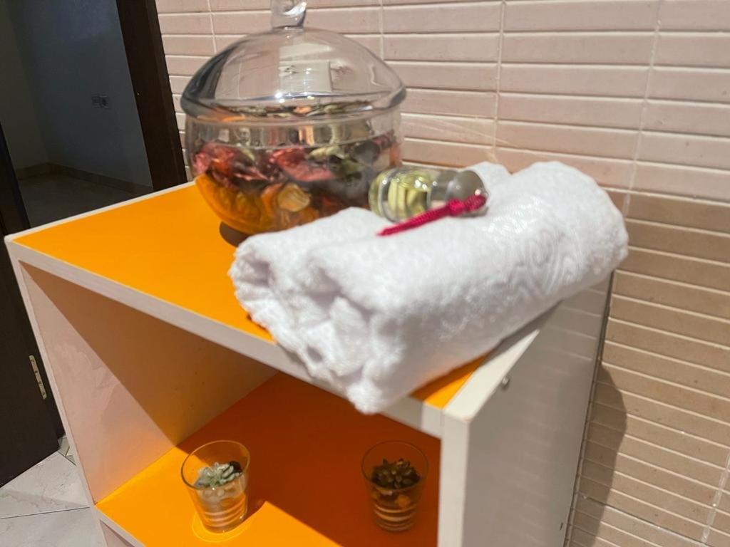 Magnifique Appartement Spacieux Confort Propre Familial 2 Chambres Salon Et Salle A Manger A 20Mn A Pied De Place Jemaa El Fina 4 Piscines Dans Espace De Golf A 12 Mn En Voitures L Entree Est Gratuit Pour La Clientele Ouvert Entre 10H Et 20H Марракеш Екстер'єр фото